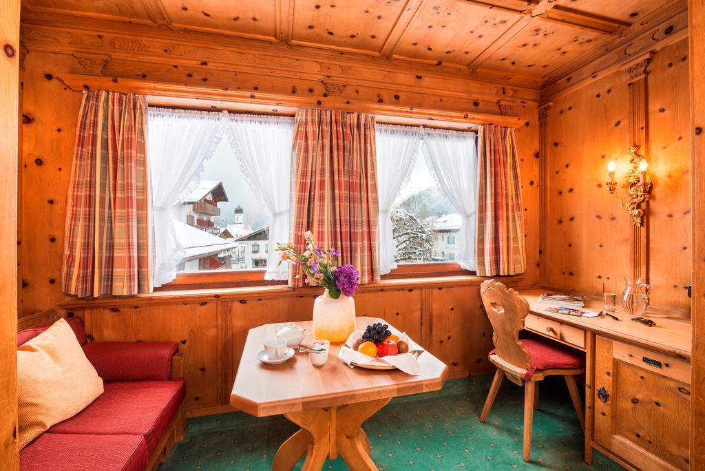 Parkhotel ヴァルガウ エクステリア 写真